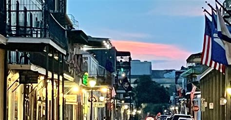 Jackson Square: Zabytkowe serce Nowego Orleanu pełne muzyki i magii!