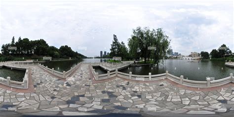 Wzgórze Pięciu Wierzchołków - Urokliwe miejsce z widokiem na panoramę miasta Chuzhou!